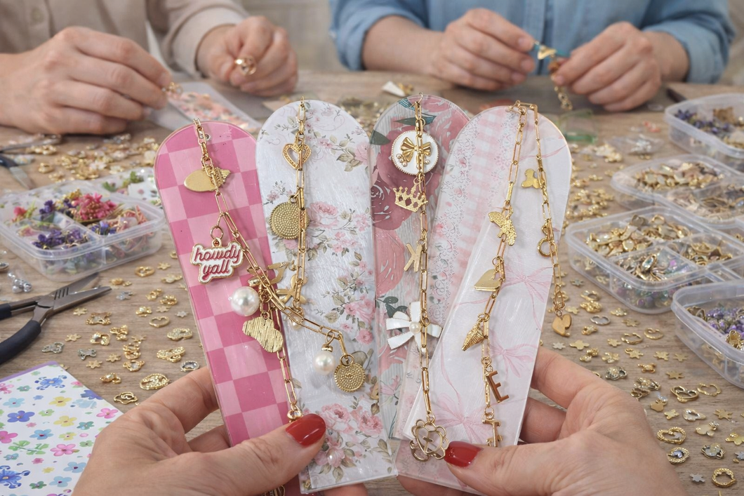 01/17/2026 - Blind Date With A Book Workshop - 11am