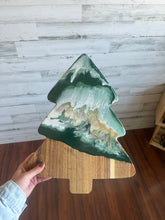 10/21/2025 - Resin Acacia Wood Cutting Boards Workshop - 6:30pm LIMITED SPOTS