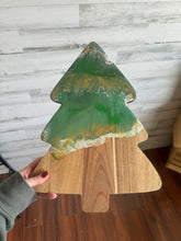 10/21/2025 - Resin Acacia Wood Cutting Boards Workshop - 6:30pm LIMITED SPOTS