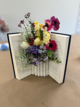08/21/2025 - Pages & Petals Workshop - 6pm