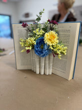 08/21/2025 - Pages & Petals Workshop - 6pm