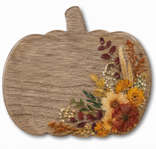 09/10/2026 - Pressed Flower Resin Pour Workshop - 6pm