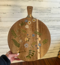09/10/2026 - Pressed Flower Resin Pour Workshop - 6pm