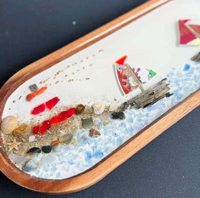 06/04/2025  - **NEW Resin Seascape Trays & Frames Workshop - 6:30pm LIMITED SPOTS