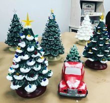 07/15/2026 - Vintage Holiday Light Up Ceramics - 6pm