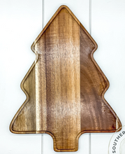 12/11/2025 - Pressed Floral & Resin Acacia Wood Cutting Boards Workshop - 6pm LIMITED SPOTS